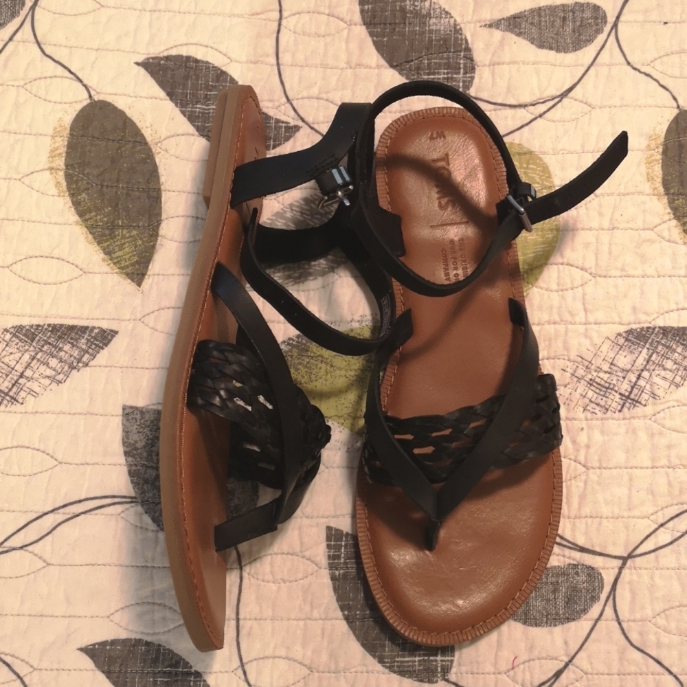 Tom's Sandals - Picture 3 of 4